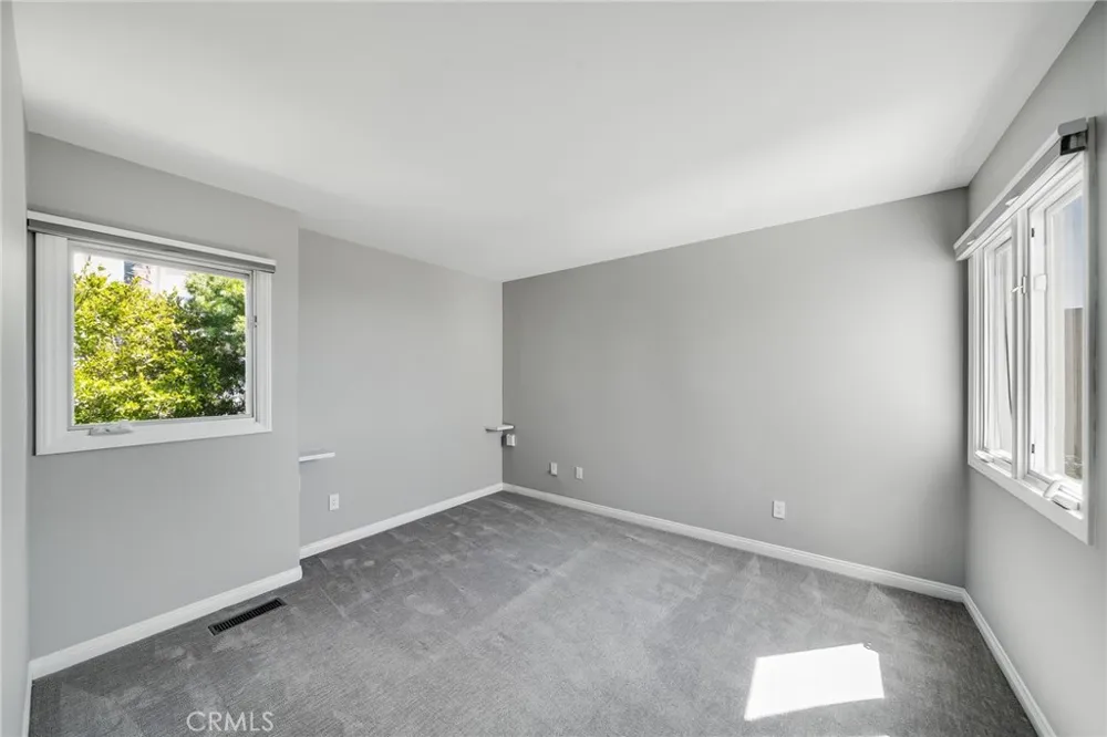 896 Quivera Laguna Beach, CA 92651