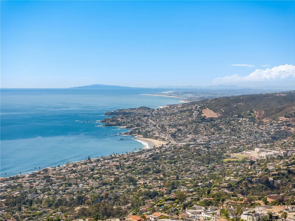 896 Quivera Laguna Beach, CA 92651