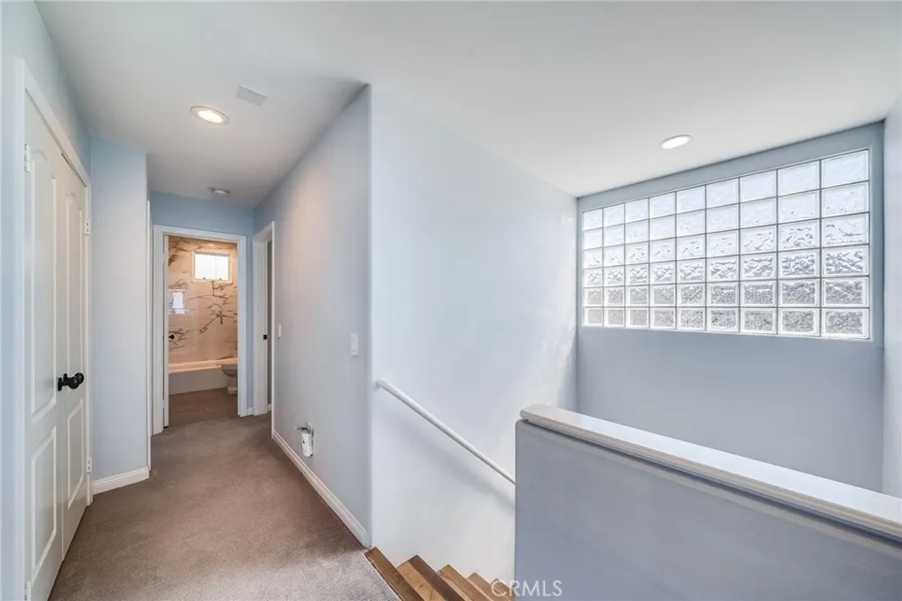 896 Quivera Laguna Beach, CA 92651