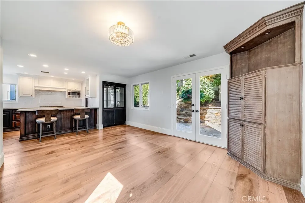 896 Quivera Laguna Beach, CA 92651