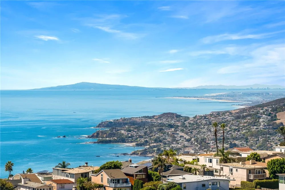 896 Quivera Laguna Beach, CA 92651