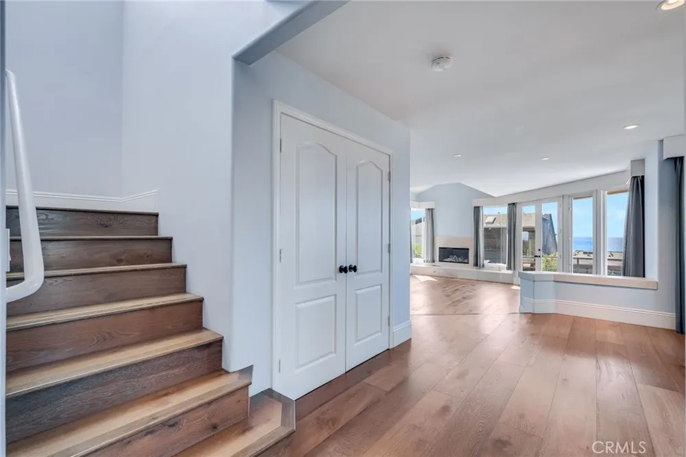 896 Quivera Laguna Beach, CA 92651