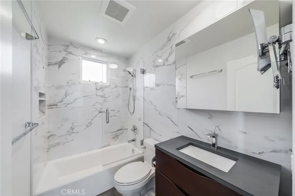 896 Quivera Laguna Beach, CA 92651