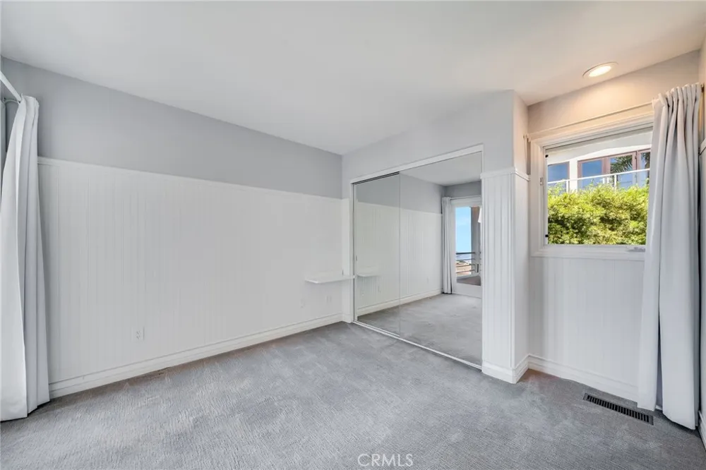 896 Quivera Laguna Beach, CA 92651