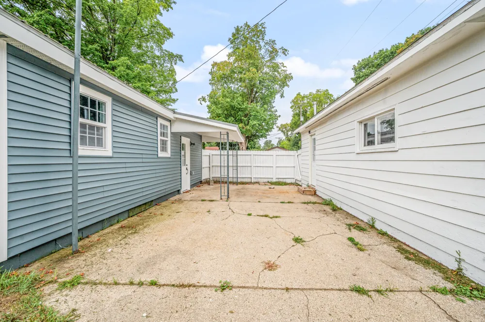 301 E Angel Avenue Unknown, MI 49305