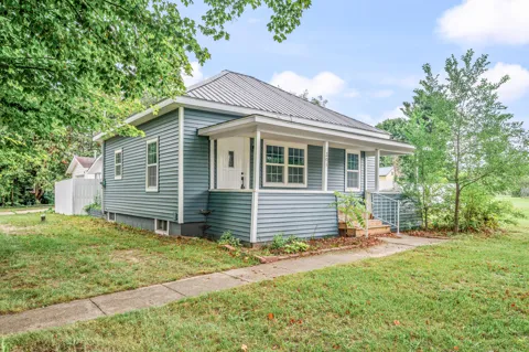 301 E Angel Avenue