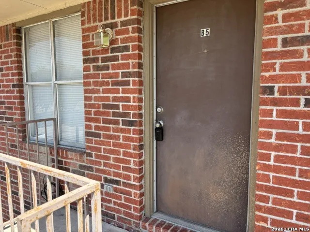 1705 S Washington Unit B5 Beeville, TX 78102