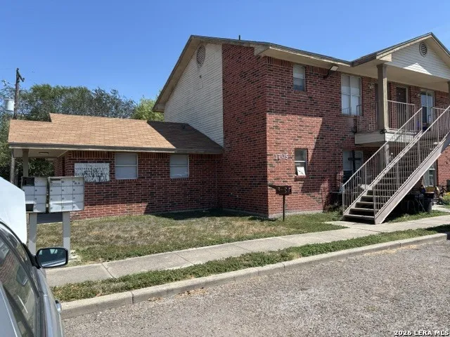 1705 S Washington Unit B5 Beeville, TX 78102