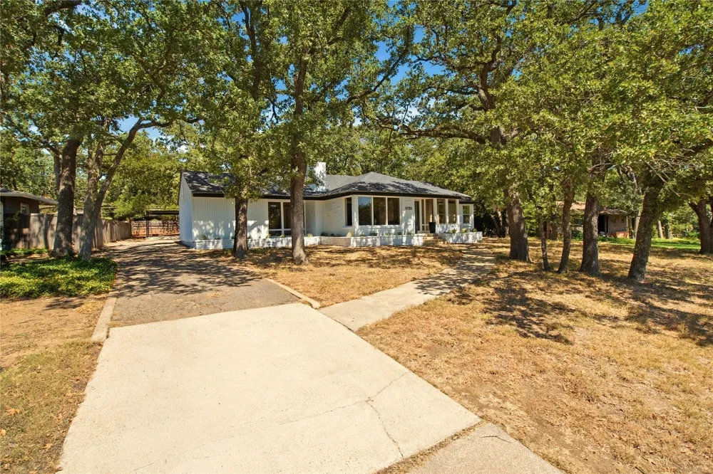 5725 Jacqueline Road Fort Worth, TX 76112
