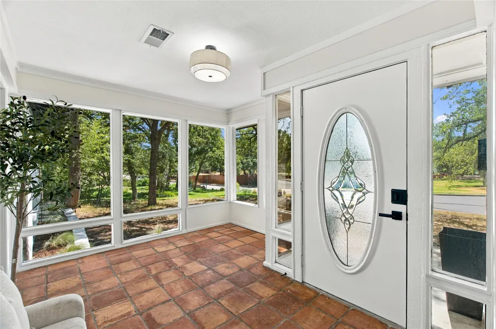 5725 Jacqueline Road Fort Worth, TX 76112