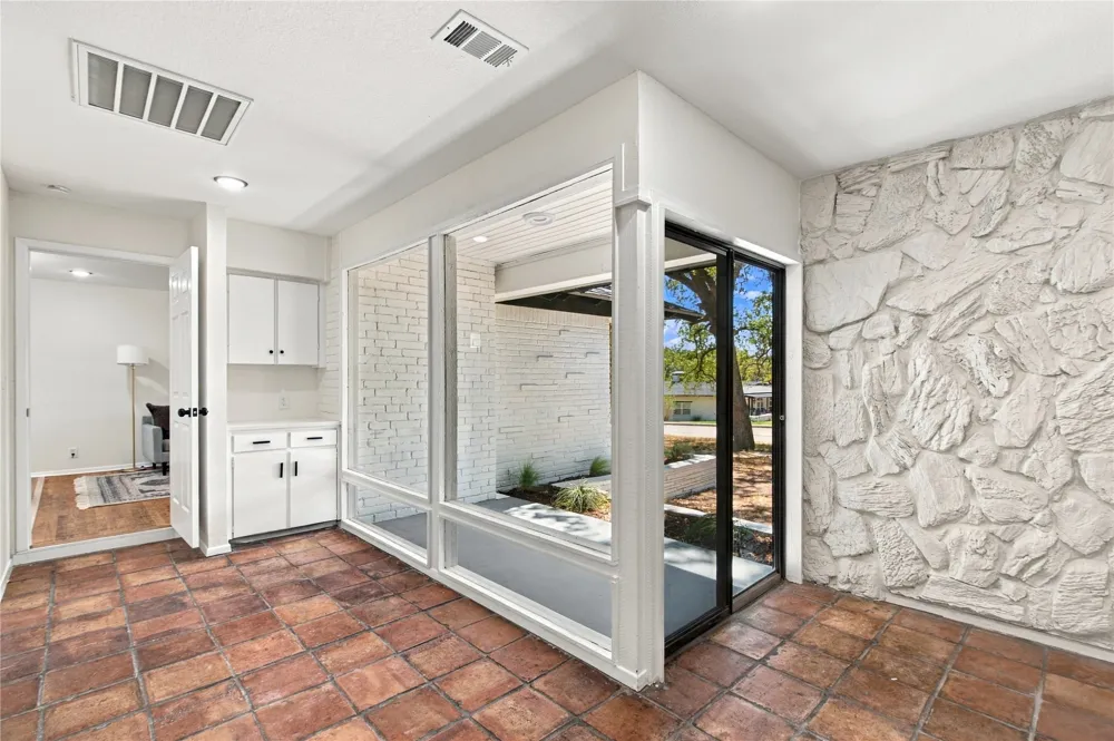 5725 Jacqueline Road Fort Worth, TX 76112