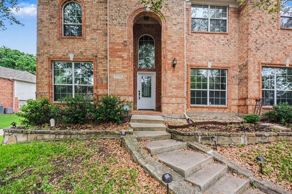 1930 Wind Lake Circle Garland, TX 75040