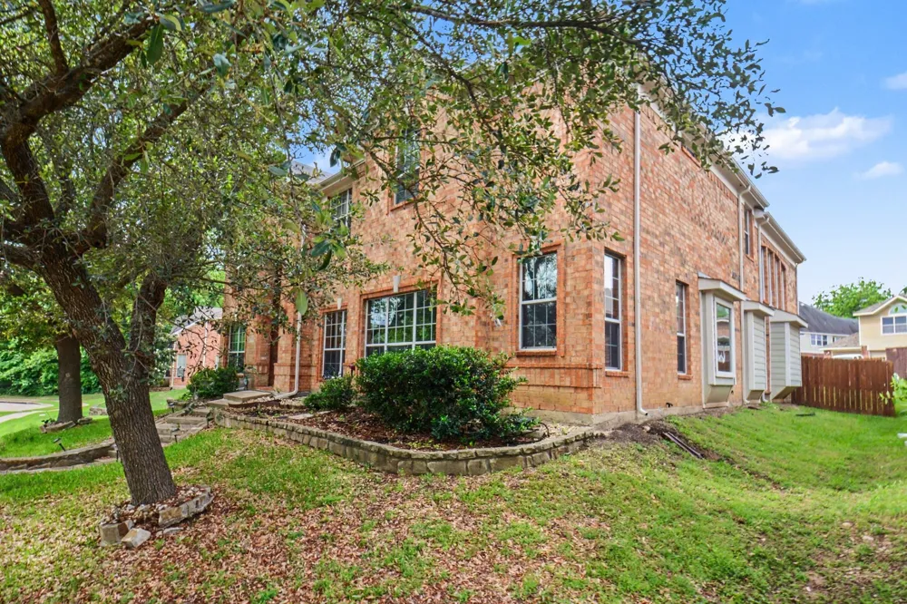 1930 Wind Lake Circle Garland, TX 75040
