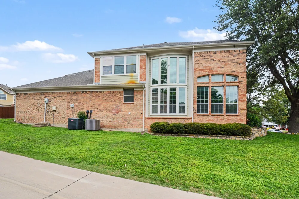 1930 Wind Lake Circle Garland, TX 75040