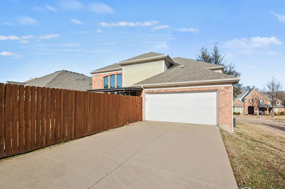 1930 Wind Lake Circle Garland, TX 75040