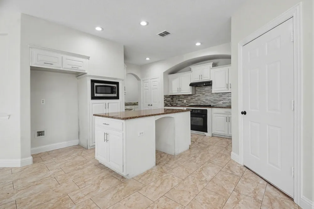 1930 Wind Lake Circle Garland, TX 75040