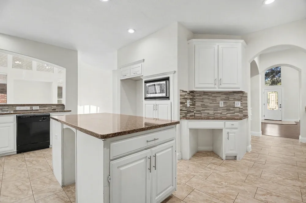 1930 Wind Lake Circle Garland, TX 75040