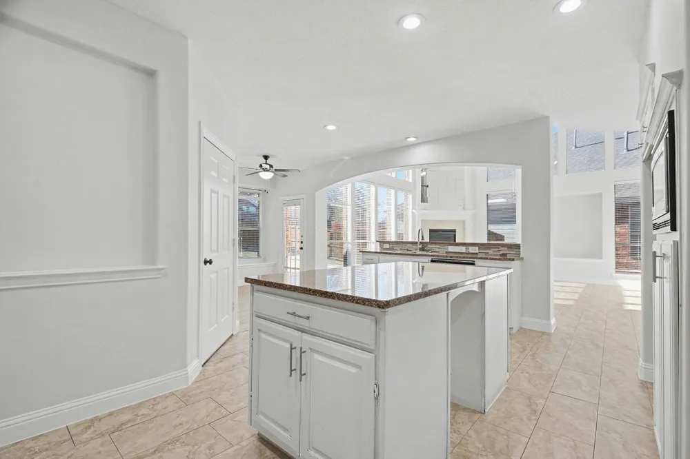 1930 Wind Lake Circle Garland, TX 75040