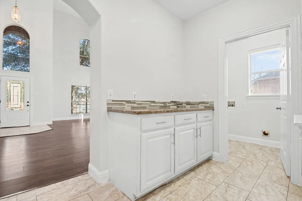 1930 Wind Lake Circle Garland, TX 75040