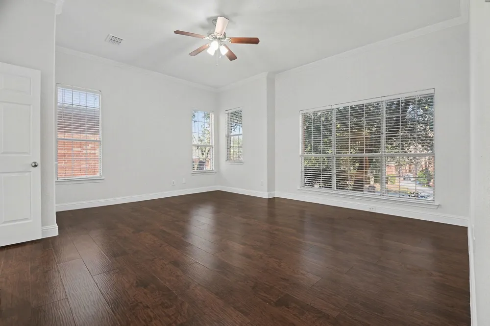 1930 Wind Lake Circle Garland, TX 75040