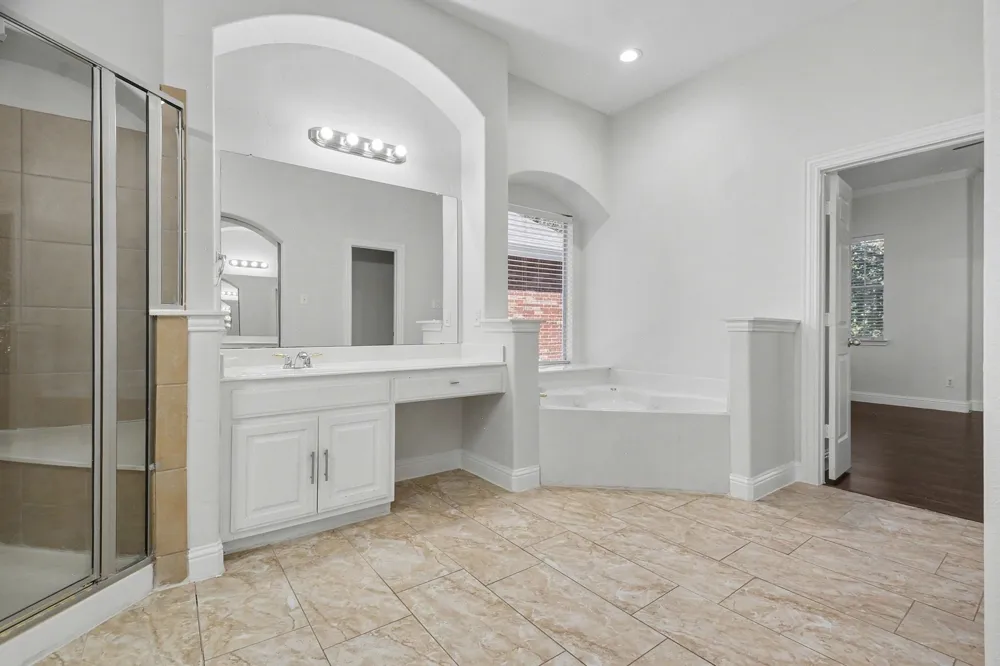 1930 Wind Lake Circle Garland, TX 75040