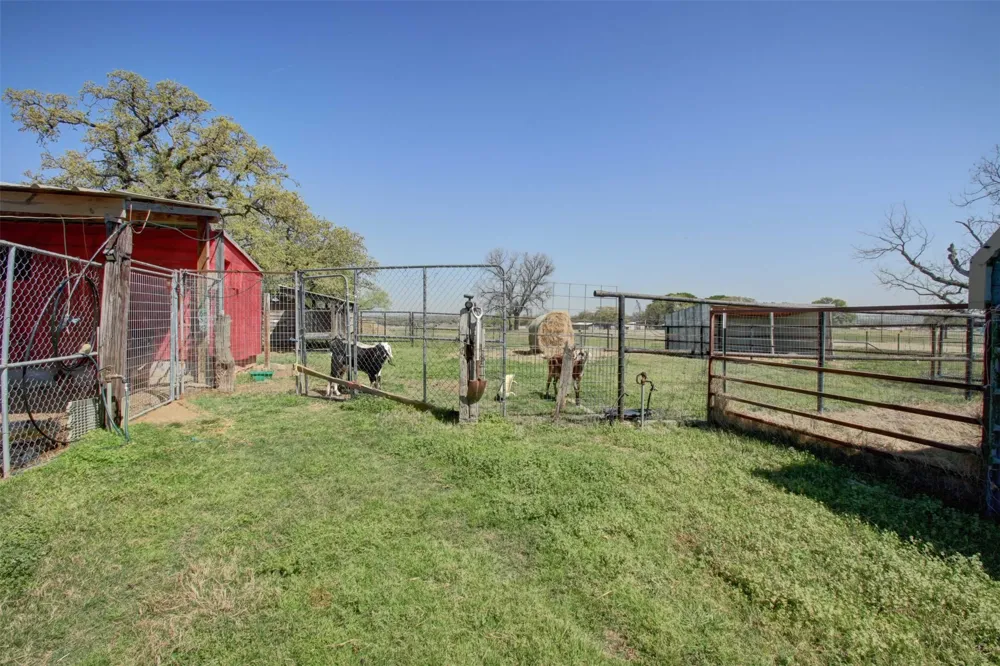 3559 Springfield Springtown, TX 76082