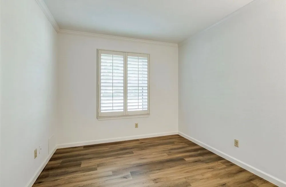 13853 Leinsper Green Street Dallas, TX 75240