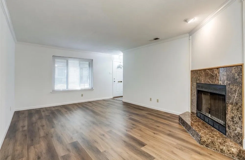 13853 Leinsper Green Street Dallas, TX 75240