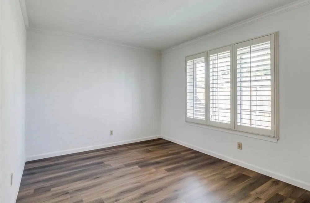 13853 Leinsper Green Street Dallas, TX 75240
