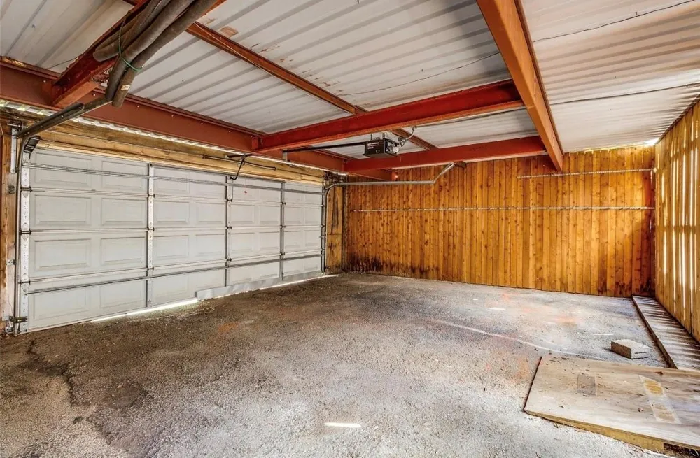 13853 Leinsper Green Street Dallas, TX 75240