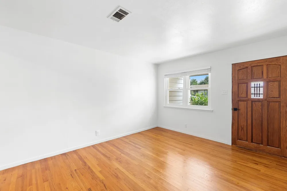 777 Cullum Avenue Hurst, TX 76053
