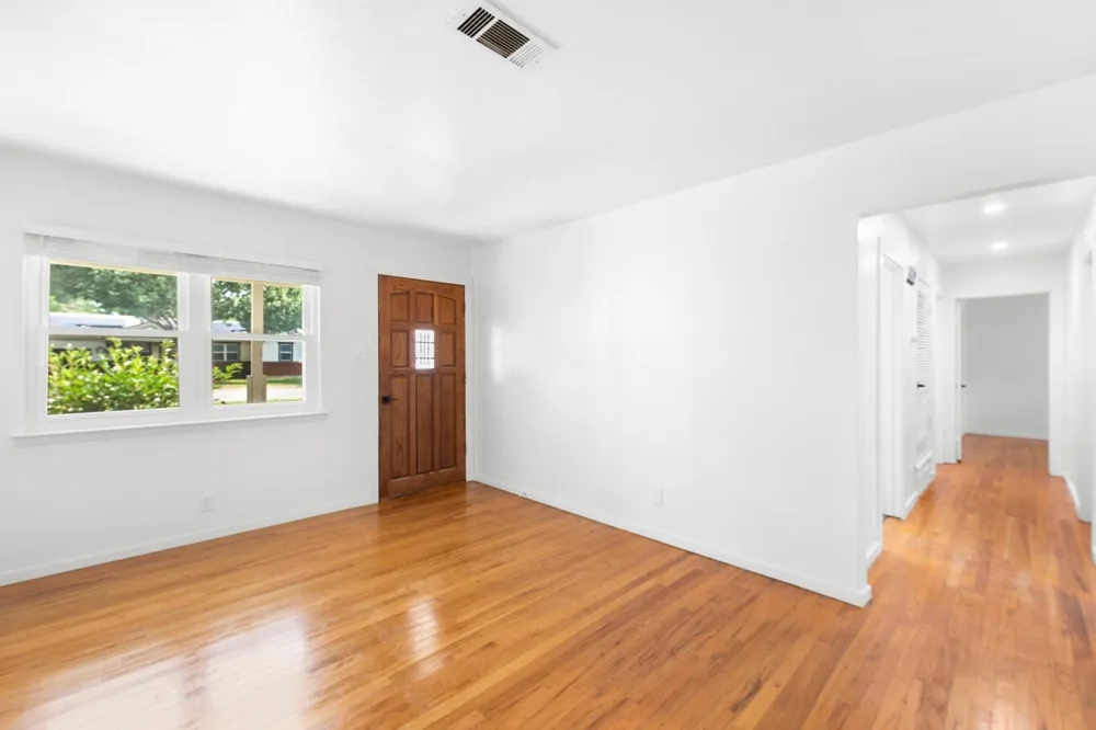 777 Cullum Avenue Hurst, TX 76053
