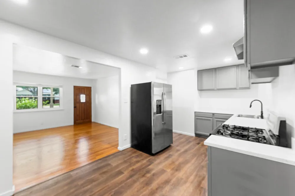 777 Cullum Avenue Hurst, TX 76053