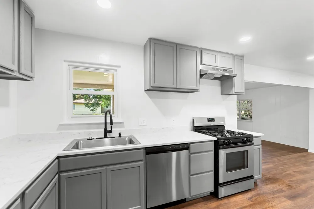 777 Cullum Avenue Hurst, TX 76053