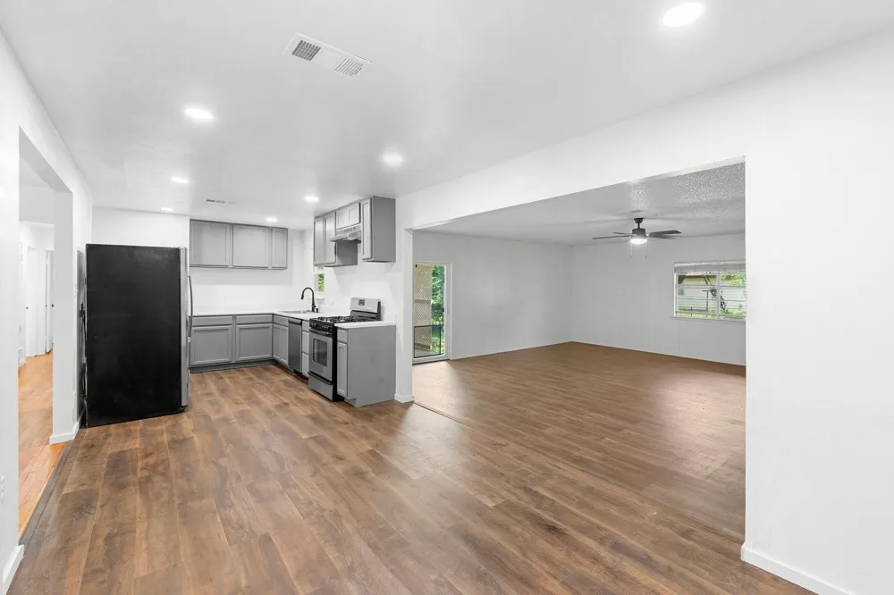 777 Cullum Avenue Hurst, TX 76053