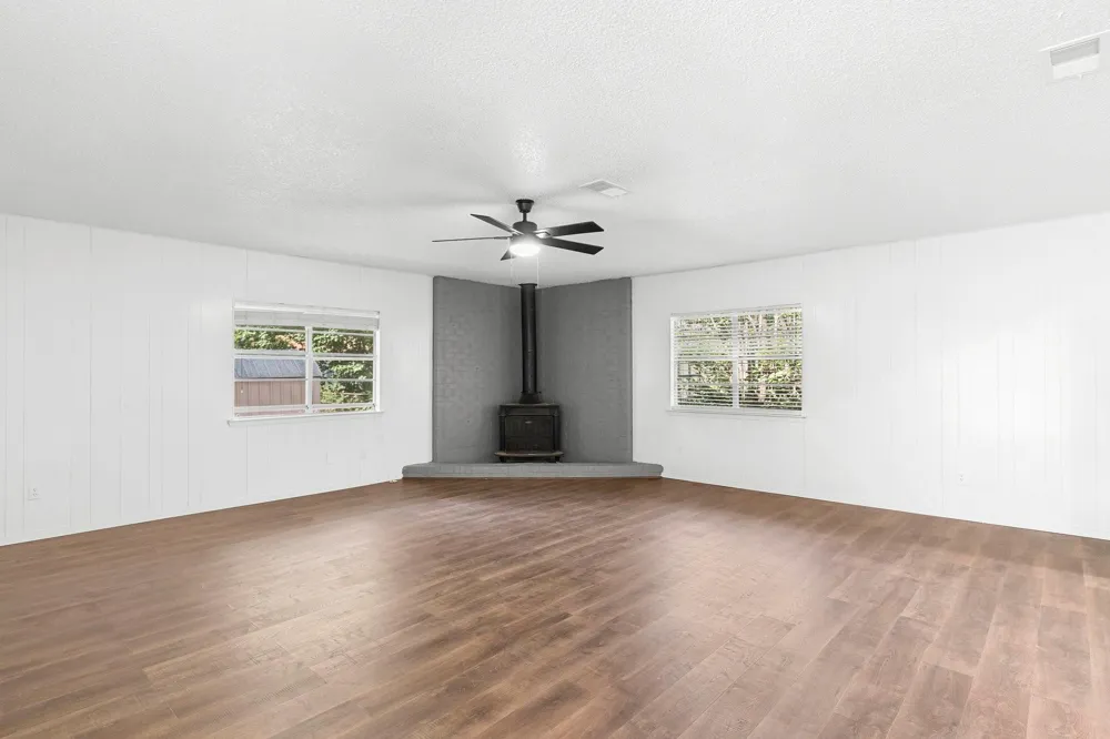 777 Cullum Avenue Hurst, TX 76053
