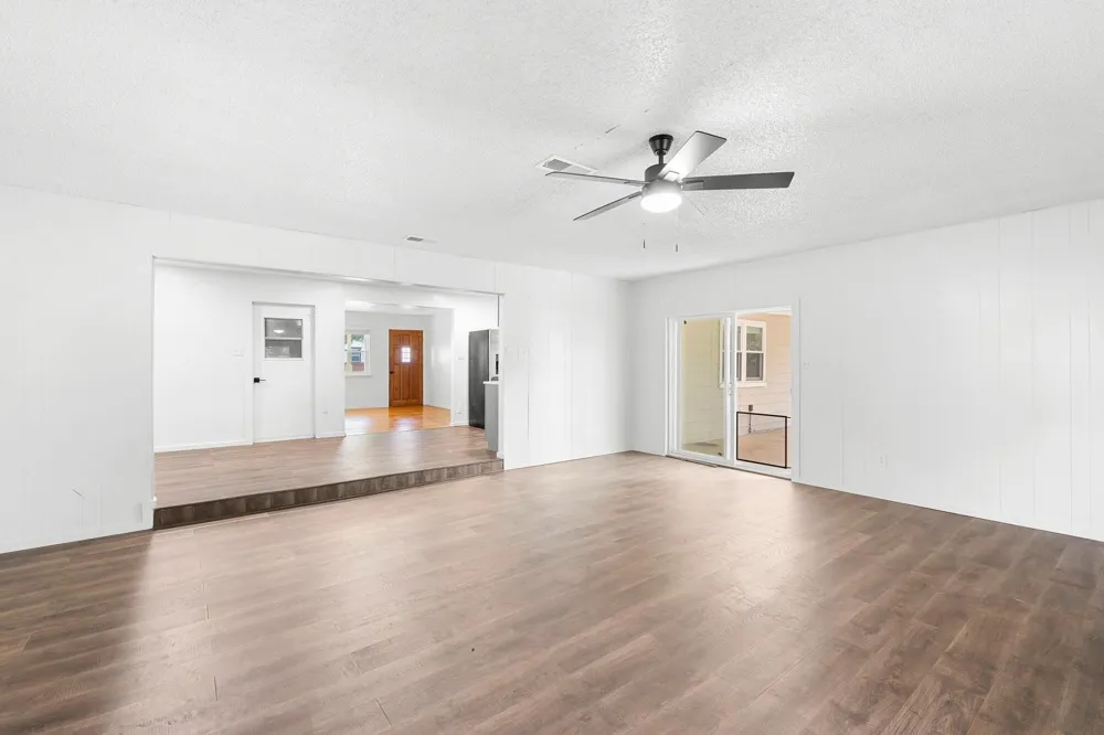 777 Cullum Avenue Hurst, TX 76053