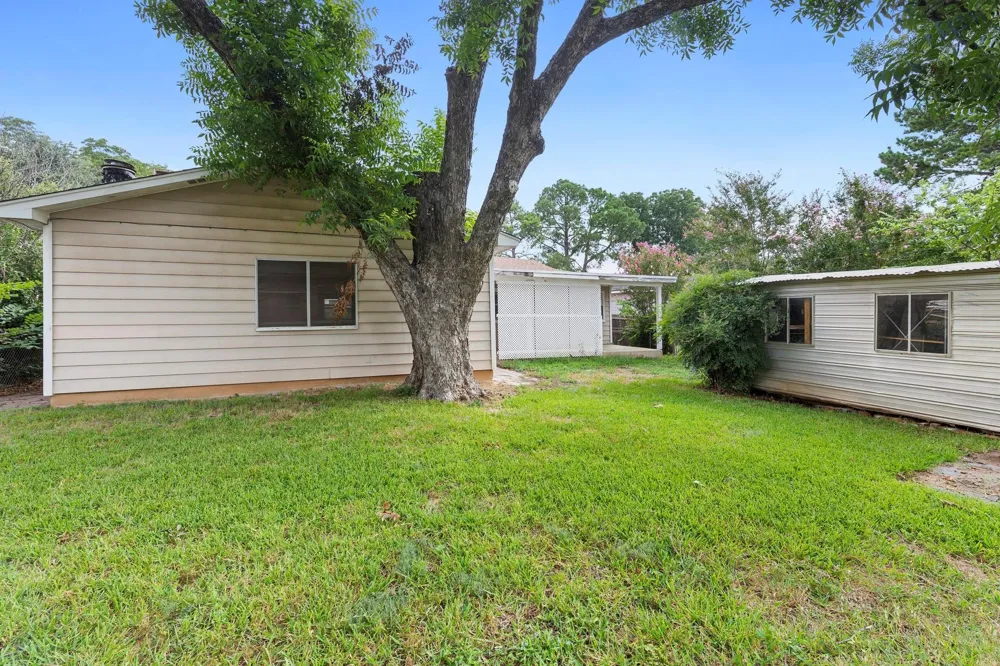 777 Cullum Avenue Hurst, TX 76053