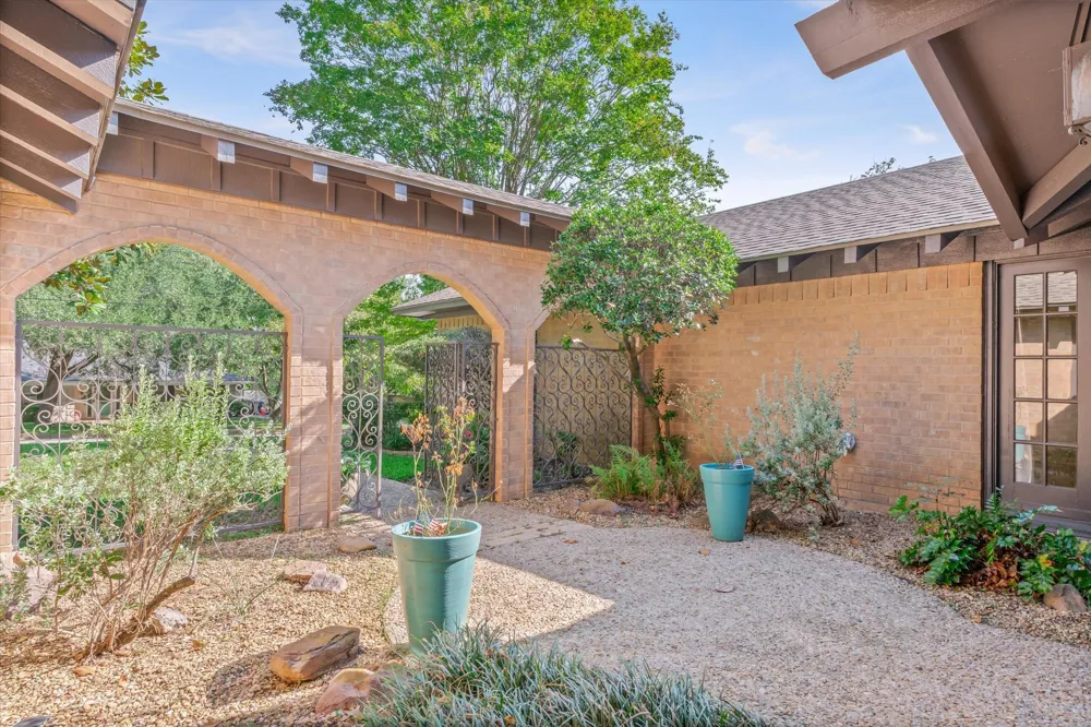 2813 Rockbridge Road Tyler, TX 75701