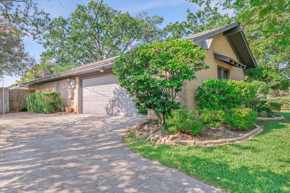 2813 Rockbridge Road Tyler, TX 75701