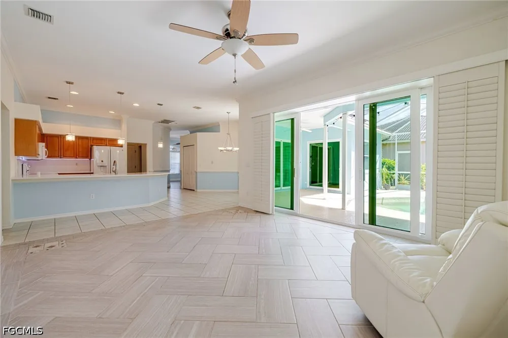 Vista Pine Circle Fort Myers, FL 33913