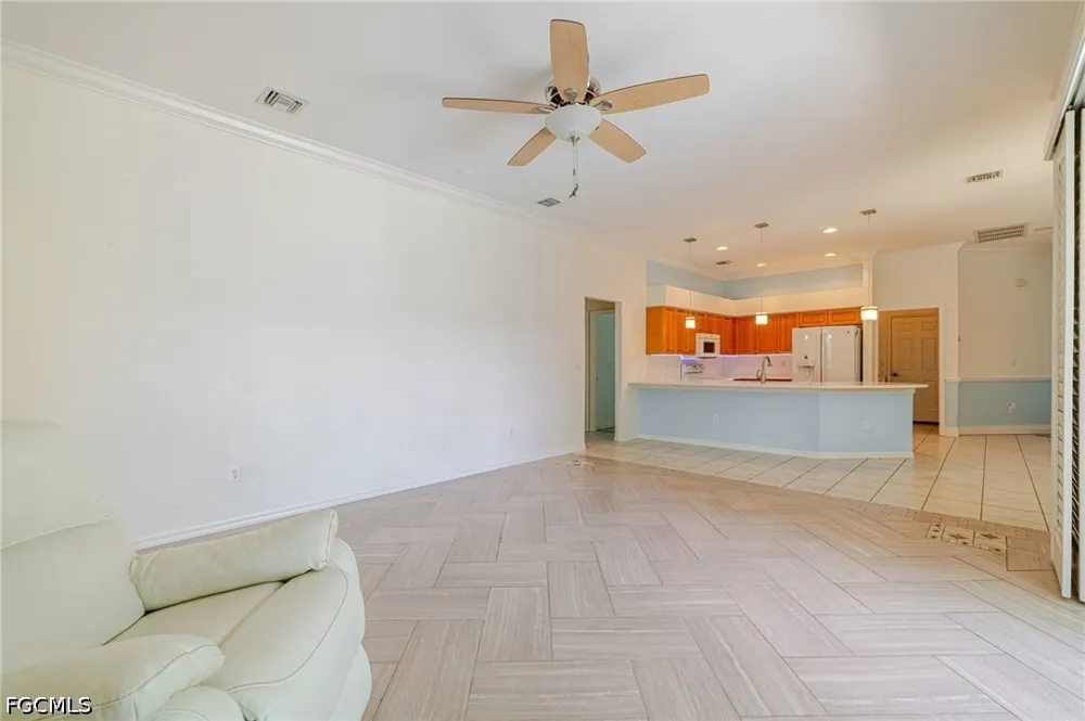 Vista Pine Circle Fort Myers, FL 33913