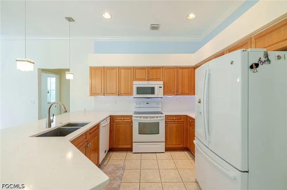 Vista Pine Circle Fort Myers, FL 33913