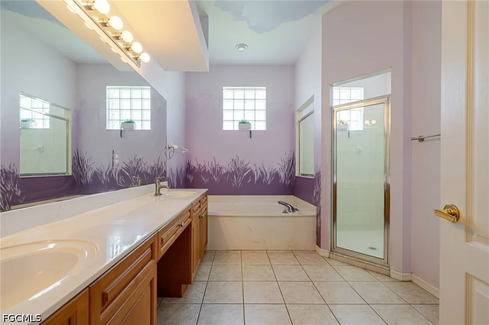 Vista Pine Circle Fort Myers, FL 33913