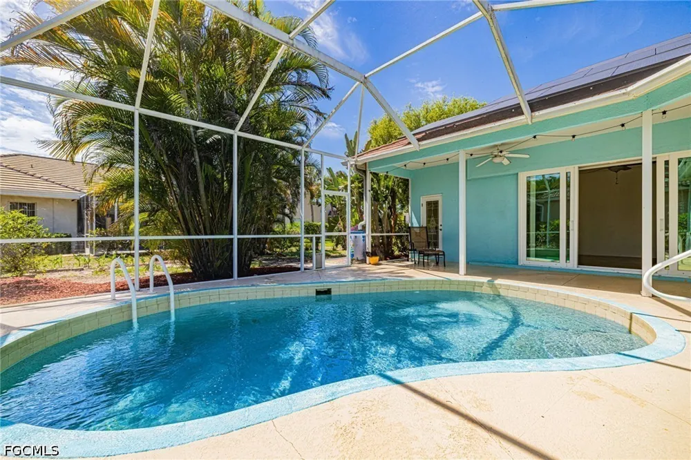 Vista Pine Circle Fort Myers, FL 33913
