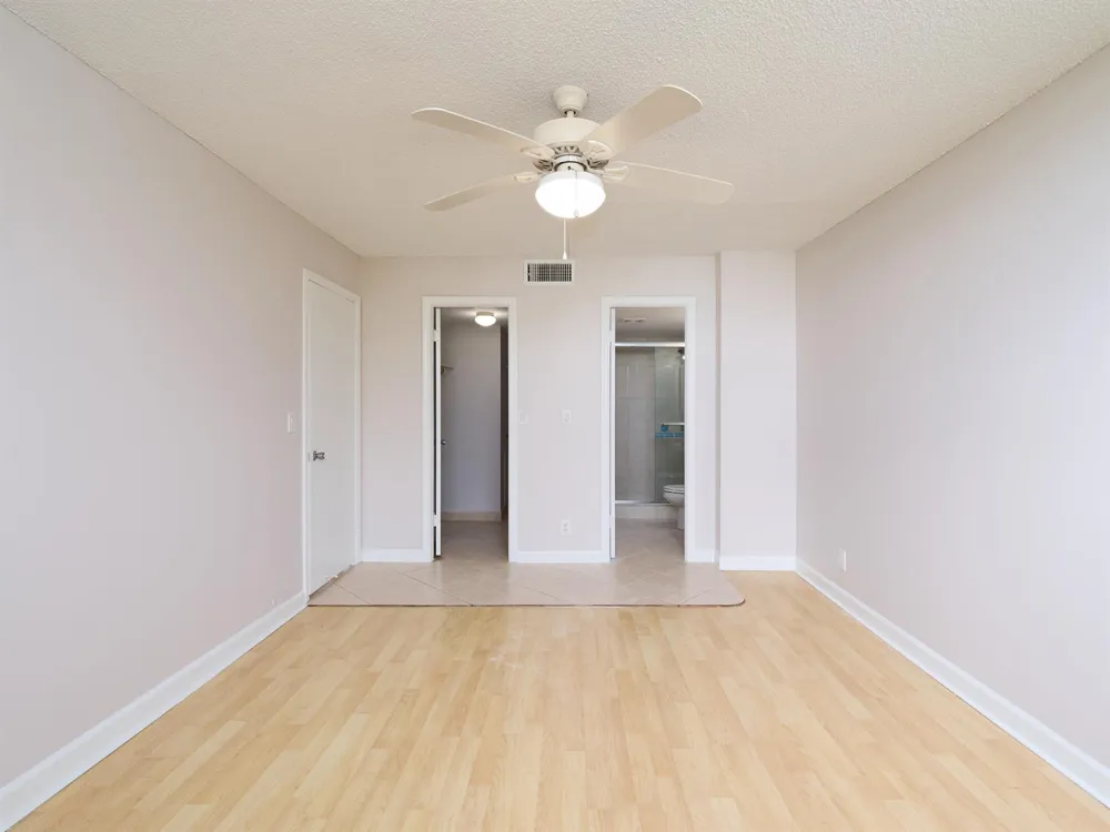 104 Paradise Harbour Boulevard #402 North Palm Beach, FL 33408