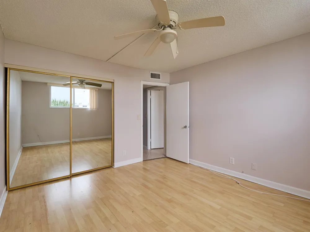 104 Paradise Harbour Boulevard #402 North Palm Beach, FL 33408