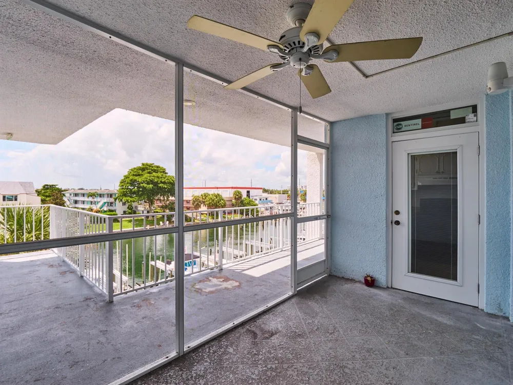 104 Paradise Harbour Boulevard #402 North Palm Beach, FL 33408