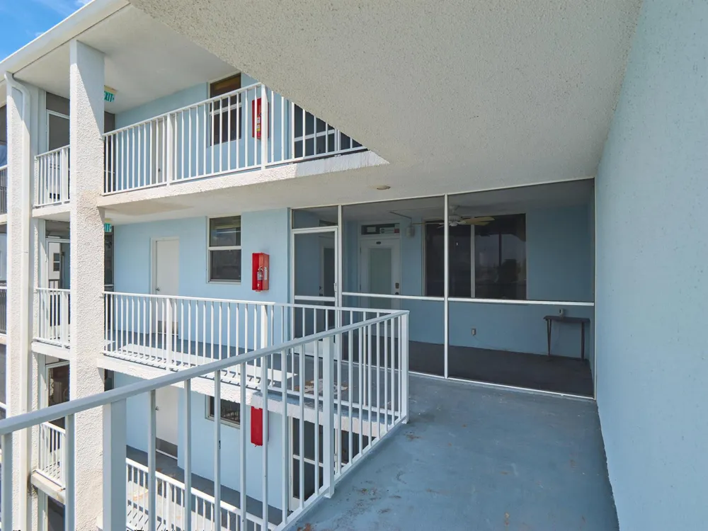 104 Paradise Harbour Boulevard #402 North Palm Beach, FL 33408