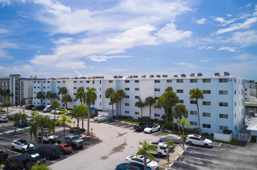 104 Paradise Harbour Boulevard #402 North Palm Beach, FL 33408